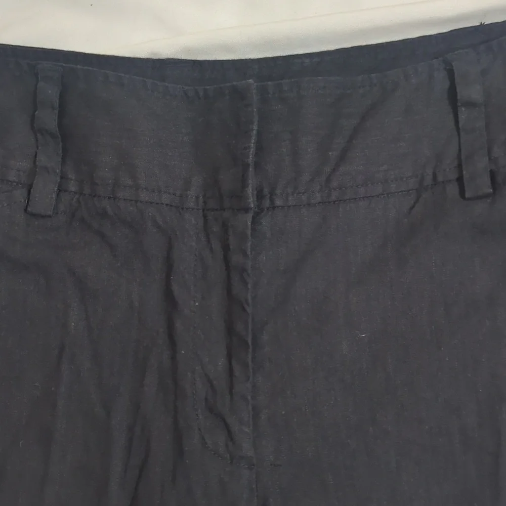White House Black Market Legacy Capri Pants, Color Black Size 10